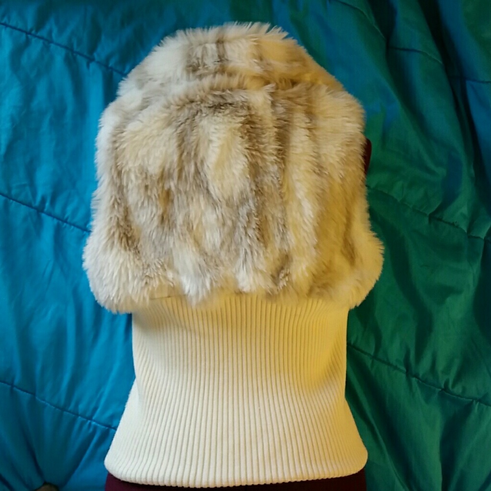 Vest - Picture 2 of 4